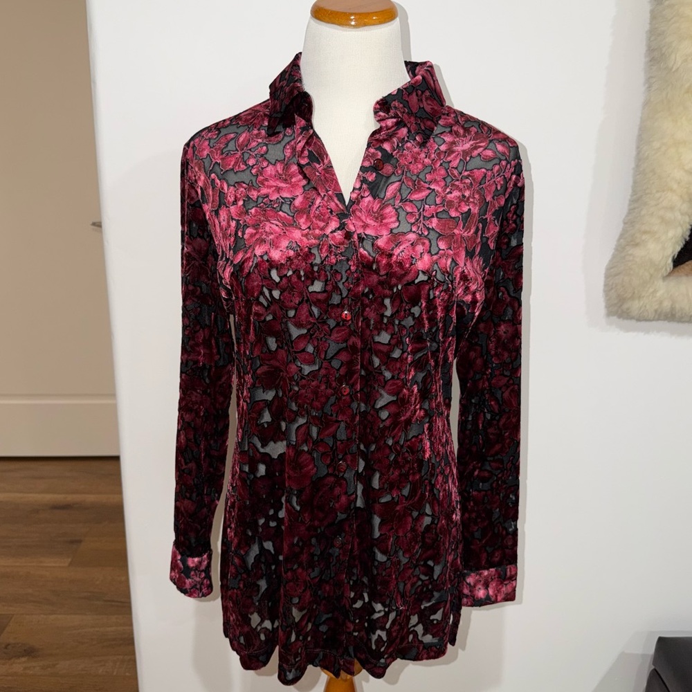Preston & York Burgundy Burned Out Velvet Size M Floral Button Down Blouse - Picture 2 of 5